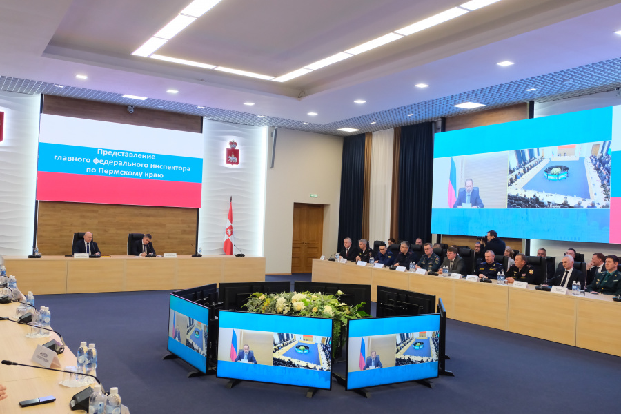 Полпред Игорь Комаров представил нового ГФИ по Пермскому краю