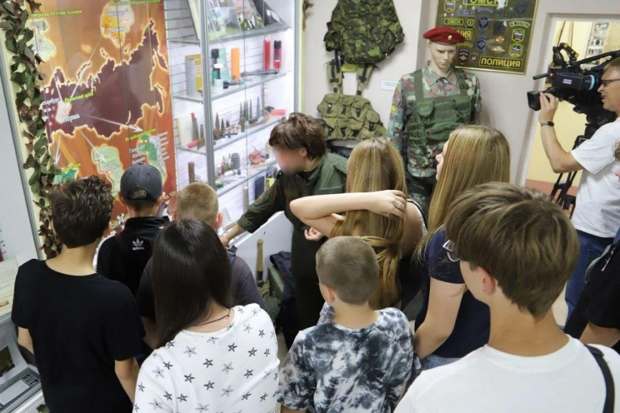 Управление Росгвардии в Пермском крае организовало экскурсию для детей участников СВО
