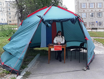  На территории Александровского муниципального округа продолжает работу мобильный пункт приёма на военную службу по контракту.